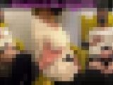 【縦型動画】巨乳ニットセーター娘を電車内痴かん(2)嫌な顔されながら胸モミモミ