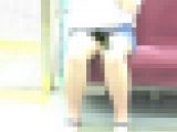 【パンチラ】美少女系JDちゃんのすごいデニミニからのパンチラ