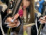 エロ顔のセクシーな美形ギャルのエロい指先