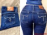【美☆モデル】ぴちぴち濃紺マウジーデニム尻??ガチガチに勃起させるジーンズ尻！