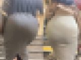 Wデカ尻を見上げて堪能！王道タイトスカートに自慢の巨尻をムニュらせて庶民を挑発! 『階段を登る』女 編
