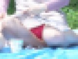公園パンチラ１２　透け透けパンツで奥が見えそうな女子