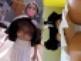 【パイチラ探訪】驚きのノーブラ姿に胸キュン！ミニ丈シャツがビル風にめくられて乳房丸見え中