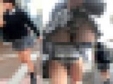 鬼畜スカートめくり36〜縞パン女子学生めくられ食い込みエロ尻が丸出しの悲劇?