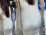 目を凝らさなくてもまるわかりのスケベなパンティーラインの動画。