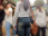 【美尻ジーンズお姉さん】長身モデルスタイルアジア美女の控え目プリプリジーンズ着衣尻を粘着撮影。