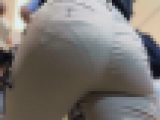歩行記録0208「白やベージュ系スラックスの魅惑的なヒップ」(3名)