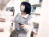 ヒクつくマンコの青チェさん、私服姿でもノーパンを撮影され剛毛マンコを見られる【ローアングル/パンチラ●撮風】