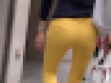 【FHD高画質】買い物途中のイエロータイトパンツ若妻