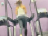ムチムチセレブのパーフェクトエロ巨尻！希少なパッツンレギンスと美尻を見せつけパンティラインで庶民をKO! 下品な『走る女』編