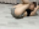 【家庭内盗撮】妻がショートパンツ姿で開脚ストレッチ