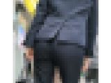 【364】ぴちぴちな質感のパンツスーツを披露してビジネス街を歩くOLさん！(前編)