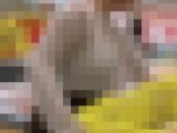 【お買い物中の眺め84】ムチムチボディの若奥様のパイスラ巨乳を追いかけて！