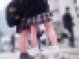 素朴な感じの制服JK２人組ローアングルウォッチング