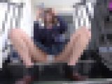 やっぱり制服の純白パンティーが好き（2）ローアングル、M字開脚パンチラ