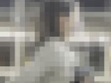 身体のシルエットが可愛らしい素敵な大人のお姉さんを後ろと下と横から観察