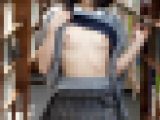 受験で図書館勉強中に露出して僕の集中を乱す彼女。198p