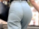 【再販】No.1098「嘘のようにデカく美しい放物線を描く美女のデニム尻」